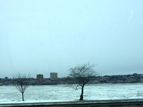 hudson-river-frozen